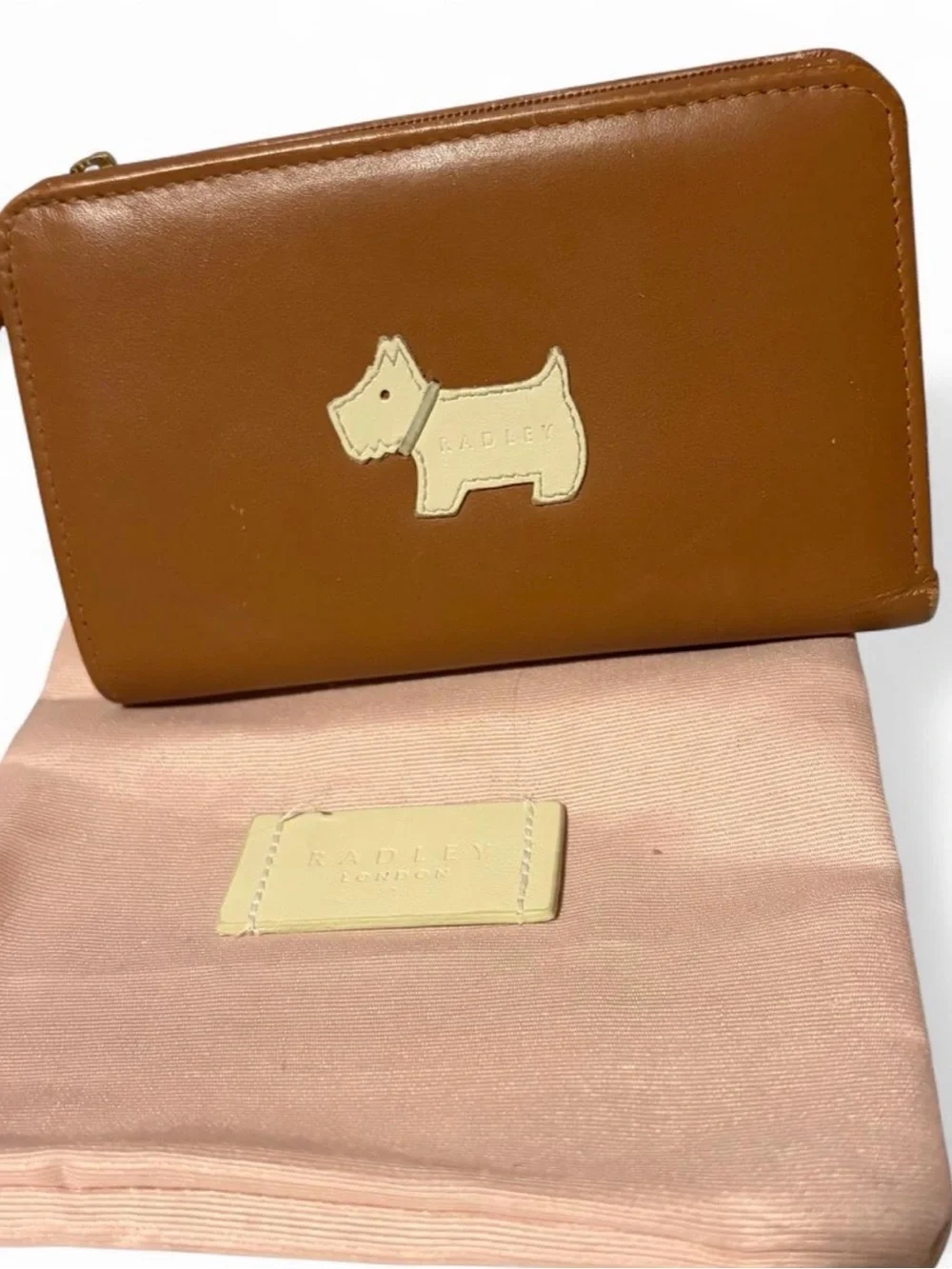RADLEY LONDON Tan Leather Zip Wallet with Cream Scottie Applique